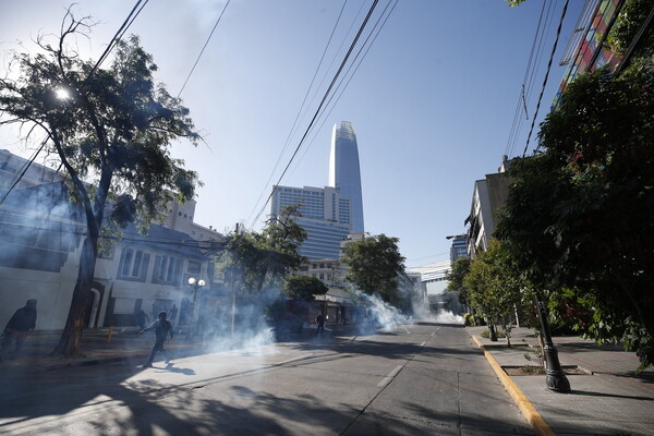 Χιλή: Χωρίς τέλος οι αντικυβερνητικές διαδηλώσεις - Eπεκτάθηκαν στα πλούσια προάστια του Σαντιάγο