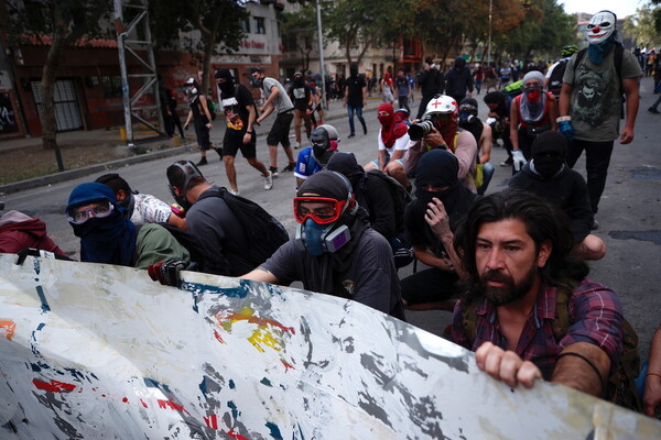 Χιλή: Χωρίς τέλος οι αντικυβερνητικές διαδηλώσεις - Eπεκτάθηκαν στα πλούσια προάστια του Σαντιάγο