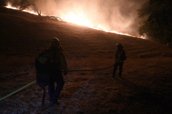 Τουλάχιστον 23 μεγάλα πύρινα μέτωπα στην Καλιφόρνια - «Τιτάνια» η μάχη των πυροσβεστών