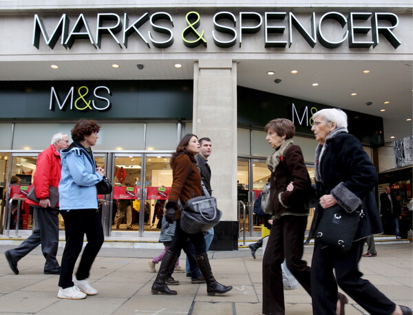 Marks & Spencer: Προ των πυλών 7.000 απολύσεις - Μέσα στο επόμενο τρίμηνο