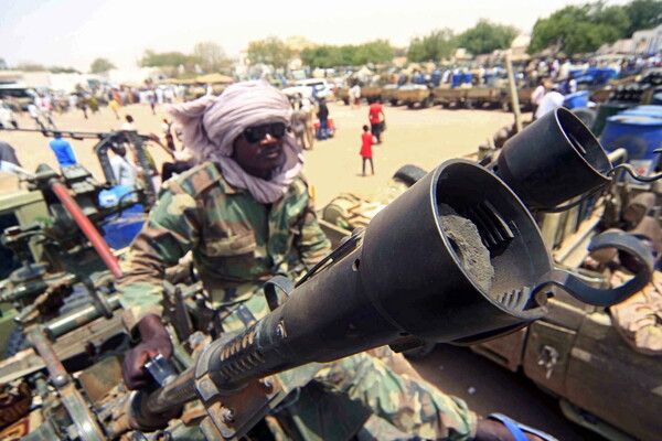 Το Σουδάν υπέγραψε ιστορική συμφωνία ειρήνης με πέντε οργανώσεις ανταρτών