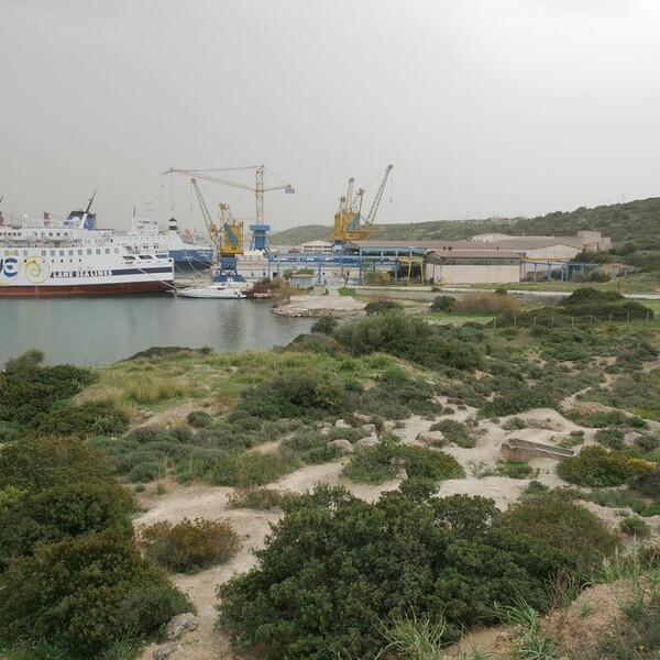 Το βιασμένο αρχαιολογικό τοπίο και οι γιορτές της Ναυμαχίας της Σαλαμίνας