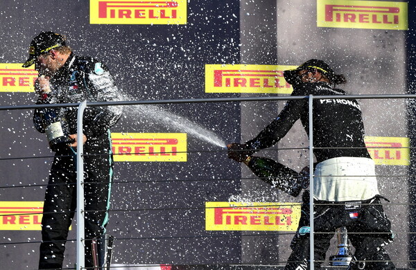 Formula 1: Νικητής ο Χάμιλτον σε επεισοδιακό αγώνα με δύο διακοπές