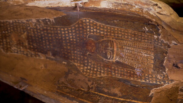 Αίγυπτος: Σαρκοφάγοι θαμμένες για 2.500 χρόνια ανακαλύφθηκαν σε νεκρόπολη της Σακάρα