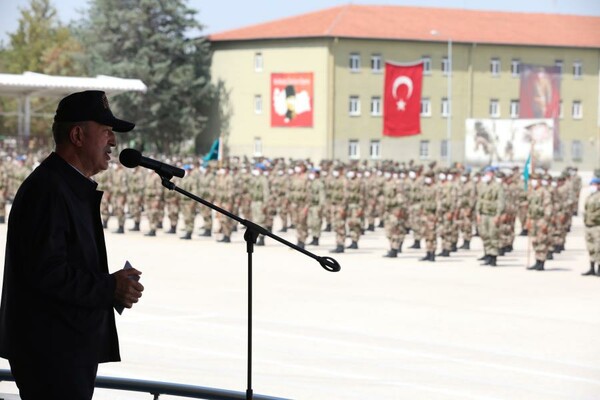 Ακάρ: Η Ελλάδα στρατιωτικοποίησε παράνομα 18 νησιά- Θα συνεχίσει τις έρευνες το Oruc Reis