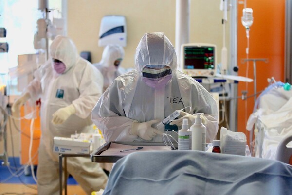 Κορωνοϊός: Στους 349 οι νεκροί - Κατέληξαν τρεις ακόμα ασθενείς