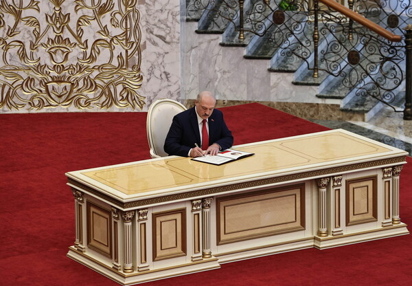 Ο Λουκασένκο ορκίστηκε πρόεδρος της Λευκορωσίας χωρίς να το προαναγγείλει