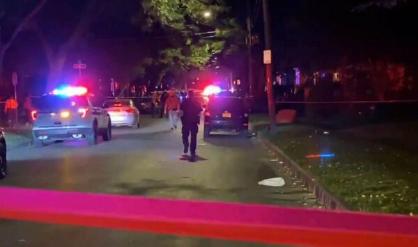 Νέα Υόρκη: Τουλάχιστον δύο νεκροί και 14 τραυματίες έπειτα από πυροβολισμούς σε πάρτι