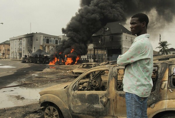Νιγηρία: Τουλάχιστον 28 νεκροί από έκρηξη βυτιοφόρου