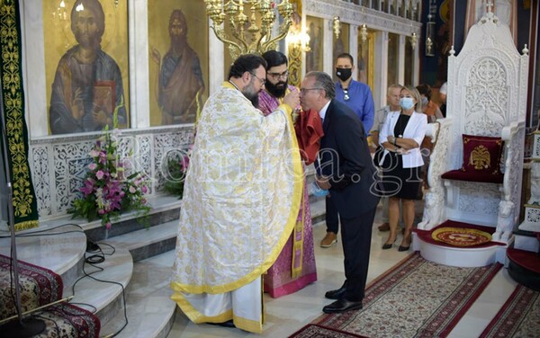 Το σχόλιο του Χαρδαλιά για τον Κουμουτσάκο που κοινώνησε: «Όλοι χριστιανοί είμαστε, απλά...»