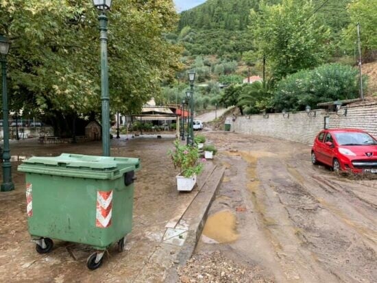 Κακοκαιρία: Πλημμύρες στην Ήπειρο, πτώσεις δέντρων στην Κέρκυρα και κλειστές πορθμειακές γραμμές