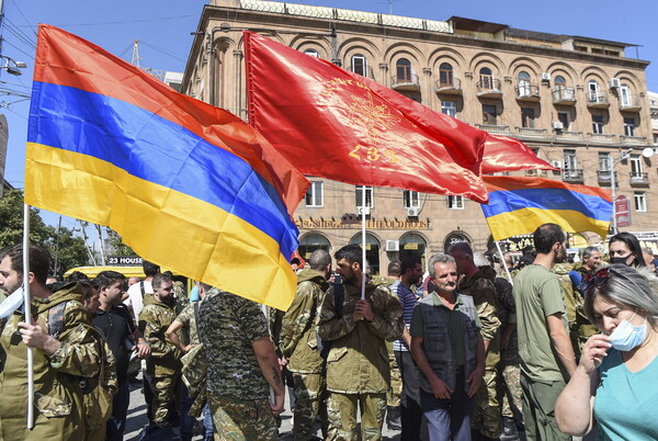 Φονικές μάχες μεταξύ Αρμενίας και Αζερμπαϊτζάν - Διεθνής έκκληση για κατάπαυση πυρός