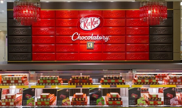 Γιατί οι Ιάπωνες έχουν «μανία» με την KitKat - Ένας σεφ ζαχαροπλαστικής πίσω από 400 γεύσεις - Βίντεο