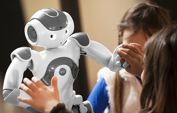 Ανθρωποειδές ρομπότ «έρχεται» και στα ελληνικά σχολεία