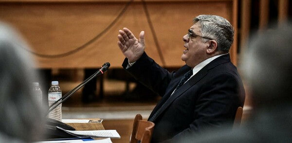 Δικηγόρος Μιχαλολιάκου: «Ξυπόλυτοι Έλληνες» φώναζαν έξω από το Εφετείο την Τετάρτη