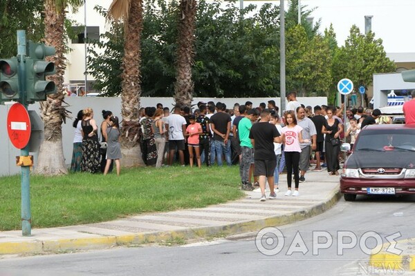 Μεσσήνη: 18χρονος νεκρός από καραμπίνα - Ένταση από συγκεντρωμένους στο νοσοκομείο Καλαμάτας