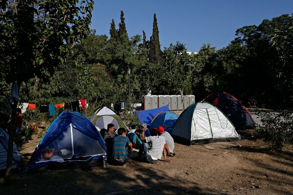 Υγειονομικά μέτρα για τους πρόσφυγες στο Πεδίον του Άρεως