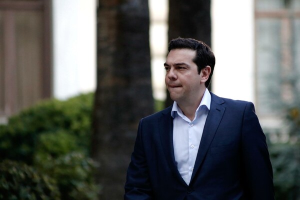 Επίθεση Τσίπρα κατά διαφωνούντων: Μην κρύβεστε πίσω από την υπογραφή μου