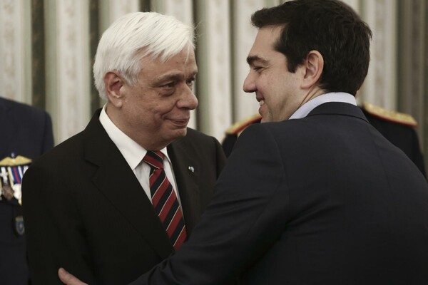 Τη στήριξή του φέρεται να εξέφρασε ο Παυλόπουλος στον Τσίπρα