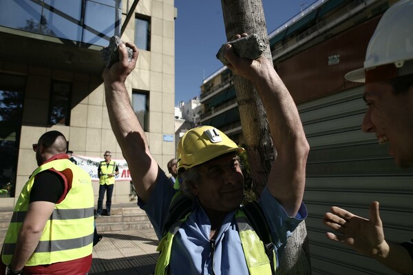 Xιλιάδες μεταλλωρύχοι στη Μεσογείων