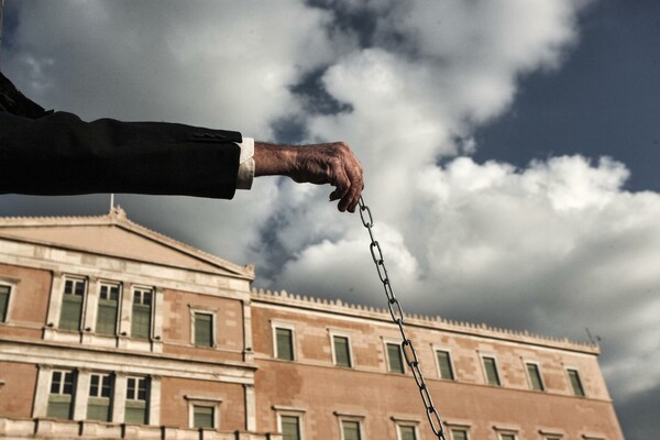 Καμπανάκι χτυπά για την οικονομία το Γραφείο Προϋπολογισμού της Βουλής