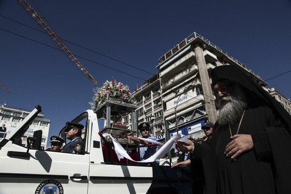 Χαμός και στον Πειραιά για την Αγία Βαρβάρα