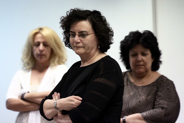 Η Βαλαβάνη αρνείται πως αυτή είναι η βουλευτής που απέσυρε καταθέσεις 200.000 ευρώ