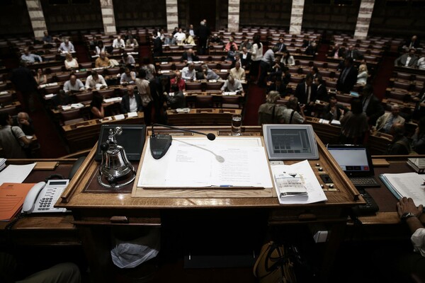 Ιskra: Κοινοβουλευτικές πονηριές ενόψει της ψηφοφορίας της Τετάρτης