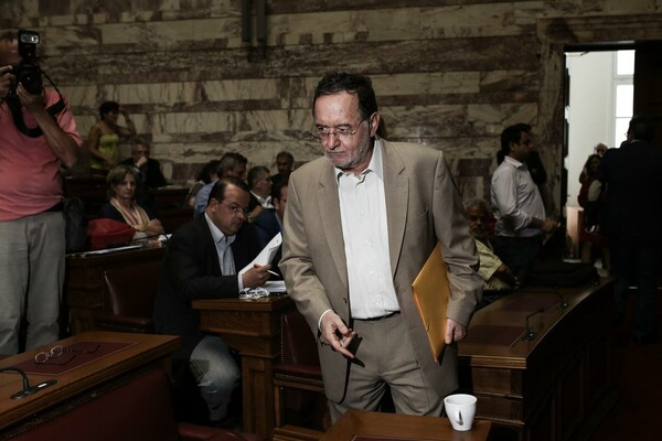 Λαφαζάνης κατά ΜΜΕ: Συκοφαντίες λασπολόγων με στόχο την Αριστερή Πλατφόρμα και την πλύση εγκεφάλου του λαού