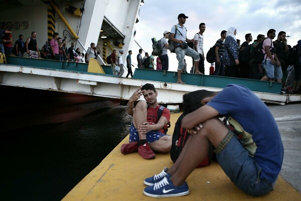 Επιχείρηση διάσωσης μεταναστών που επέβαιναν σε σκάφος που αναποδογύρισε στη Μυτιλήνη