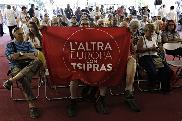 Η στιγμή που ανακοινώθηκαν τα exit polls στο εκλογικό κέντρο του ΣΥΡΙΖΑ [ΒΙΝΤΕΟ]