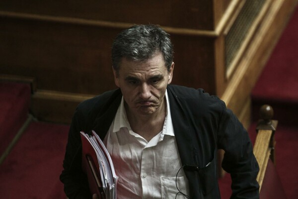 Ύφεση και αύξηση ανεργίας προβλέπει ο προϋπολογισμός για το 2016