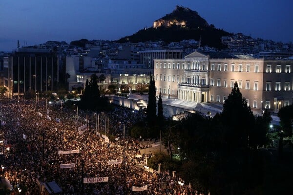 Ο ΣΥΡΙΖΑ ανακοίνωσε συναυλία με Βιτάλη, Μάλαμα και γνωστούς τραγουδιστές μετά την αυριανή συγκέντρωση