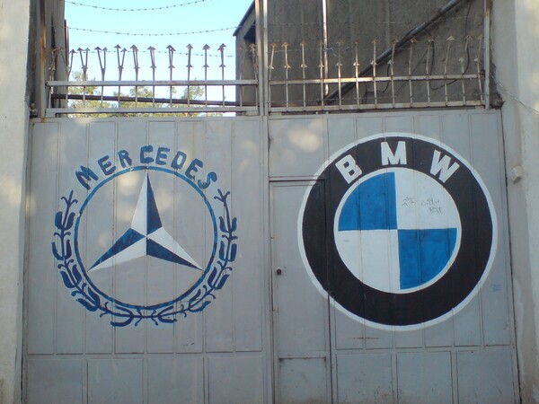 Το ΣΔΟΕ ελέγχει Mercedes και BMW