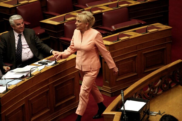 Επίθεση στον Βαρoυφάκη κάνει η Πιπιλή: Είναι αδιάθετος και έδωσε μόνο τρεις συνεντεύξεις σήμερα;