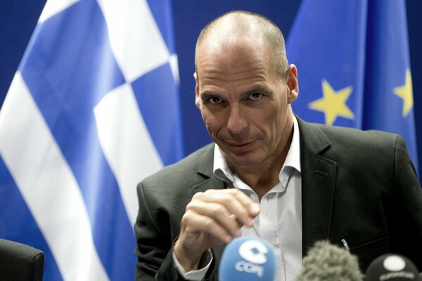 Βαρουφάκης: Δεν βάζω την υπογραφή μου σε συμφωνία που δεν βγαίνει