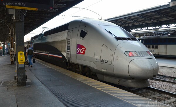 Γαλλία: Παρήγγειλαν 2 χιλιάδες τρένα που δεν χωράνε στους σταθμούς