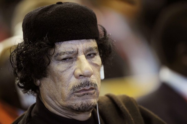 Σε κρεοπωλείο επιδεικνύεται η σορός του Καντάφι!