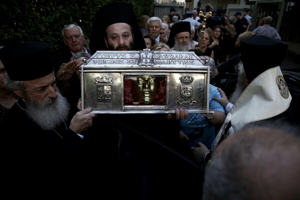 «Φορολογούμαστε και έχουμε απαίτηση να έρχεται το Άγιο Φως και ό,τι θέλουμε»