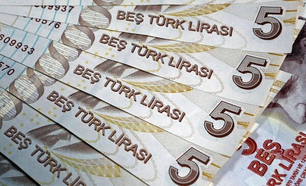 Τριγμοί στην τουρκική οικονομία λόγω Ερντογάν