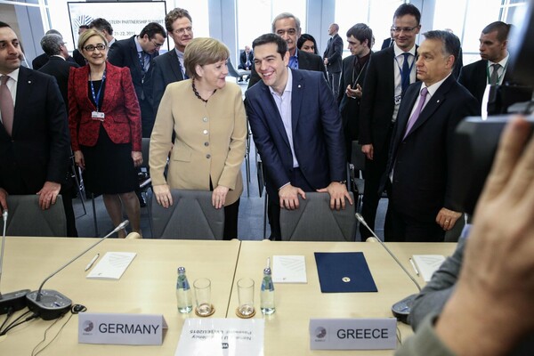 Mέρκελ: Aπαραίτητο το ΔΝΤ στις διαπραγματεύσεις