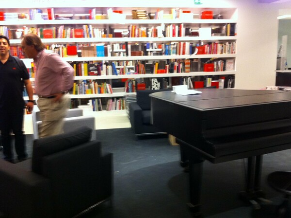Sneak Preview: Mέσα στο νέο βιβλιοπωλείο Ελευθερουδάκη που ανοίγει σήμερα στις 18.30