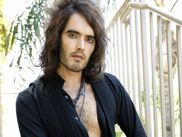 Russell Brand: «Οι χρήστες ναρκωτικών ουσιών δεν είναι εγκληματίες. Χρειάζονται αγάπη και συμπόνια»
