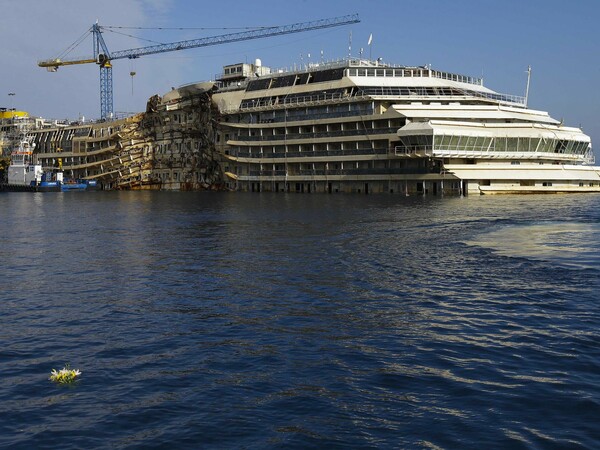 Στη Γένοβα το Costa Concordia