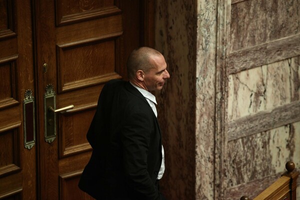 Βαρουφάκης: Το χρέος δεν είναι βιώσιμο, να ξανασχεδιαστεί