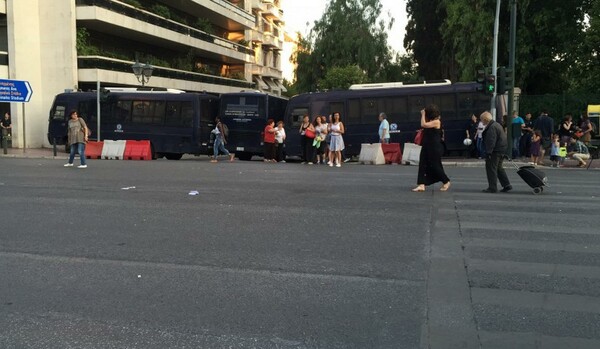 Και μια φωτογραφία που ισχύει, με κάθε κυβέρνηση