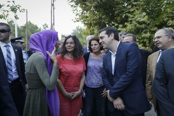 Τσίπρας και Φάινμαν πήγαν στη Λέσβο και είδαν από κοντά τους πρόσφυγες