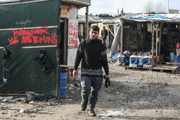 Μέσα στη "Ζούγκλα" του Καλαί, λίγο πριν αρχίσει η ισοπέδωση του νότιου τμήματος