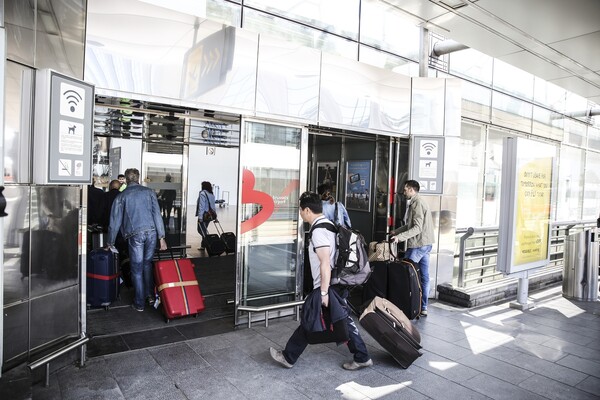 Μετά τις τρομοκρατικές επιθέσεις, το αεροδρόμιο Βρυξελλών ξανανοίγει την αίθουσα αναχωρήσεων