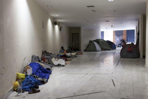 Οι ανεπιθύμητοι: Μέσα στον καταυλισμό μεταναστών του Ταε Κβο Ντο